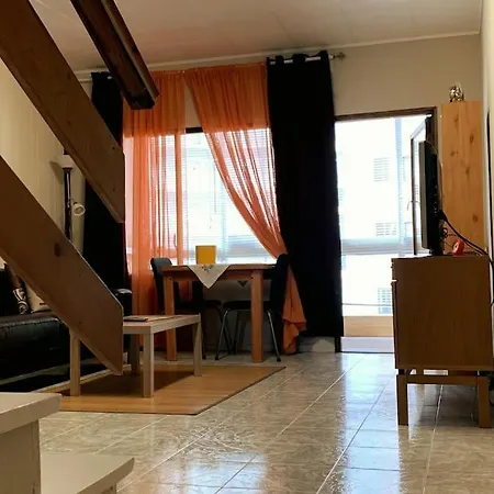 Apartmán Modernes Mit Bergblick Und Grossen Pool *