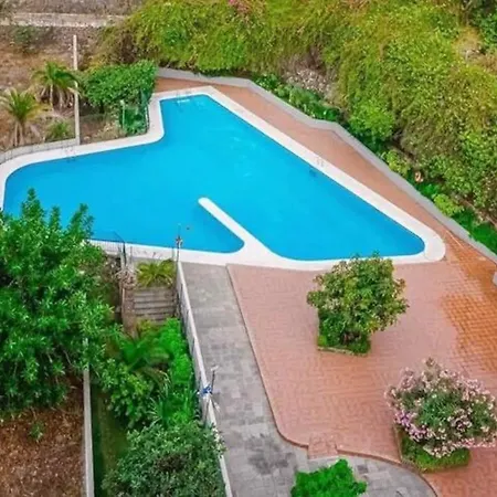 Modernes Mit Bergblick Und Grossen Pool Apartmán *